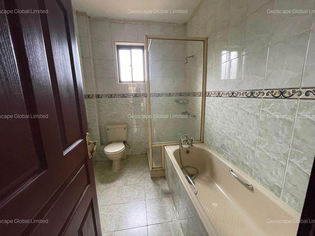 3 Bed Apartment with En Suite in Brookside - 2