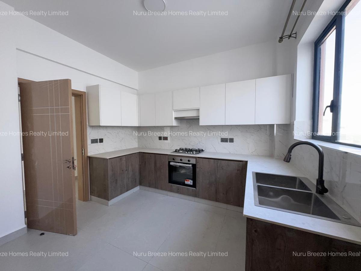 2 Bed Apartment with En Suite in Brookside - 3