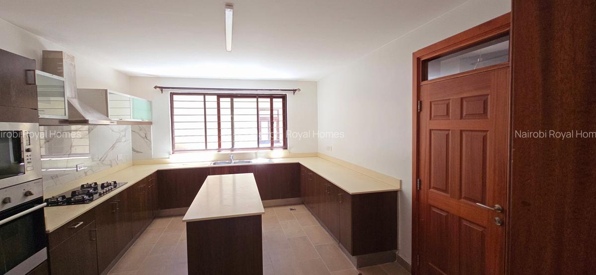 5 Bed Townhouse with En Suite at Lavington Green - 9