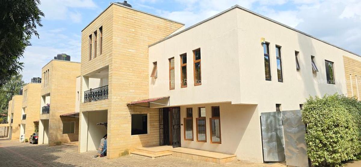 5 Bed Townhouse with En Suite at Lavington - 9