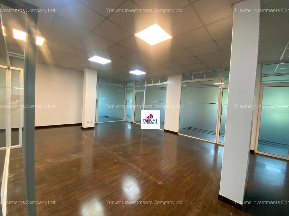 2,500 ft² Commercial Property with Fibre Internet in Riverside - 13