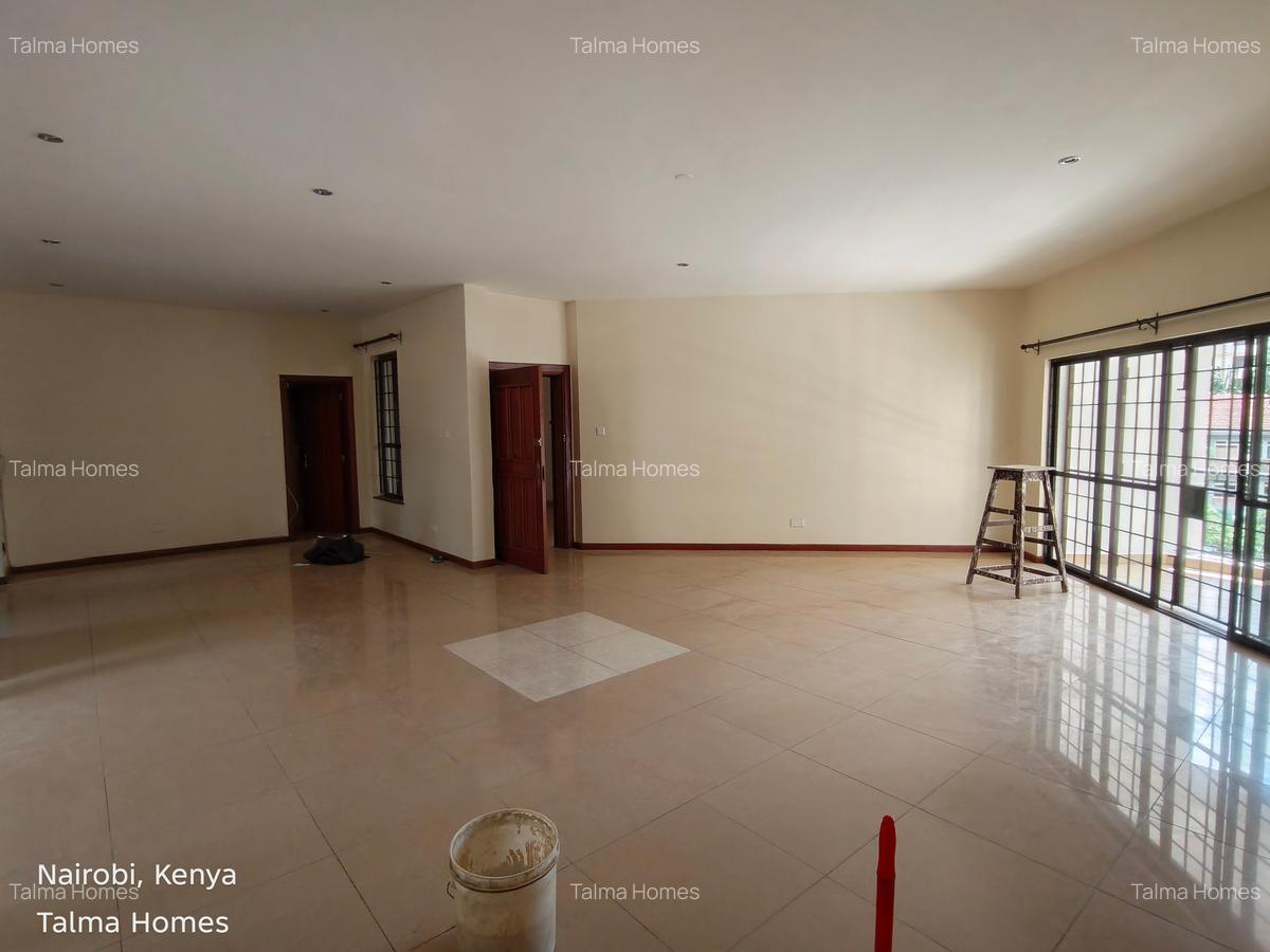 3 Bed Apartment with En Suite at Off Riverside Drive - 5