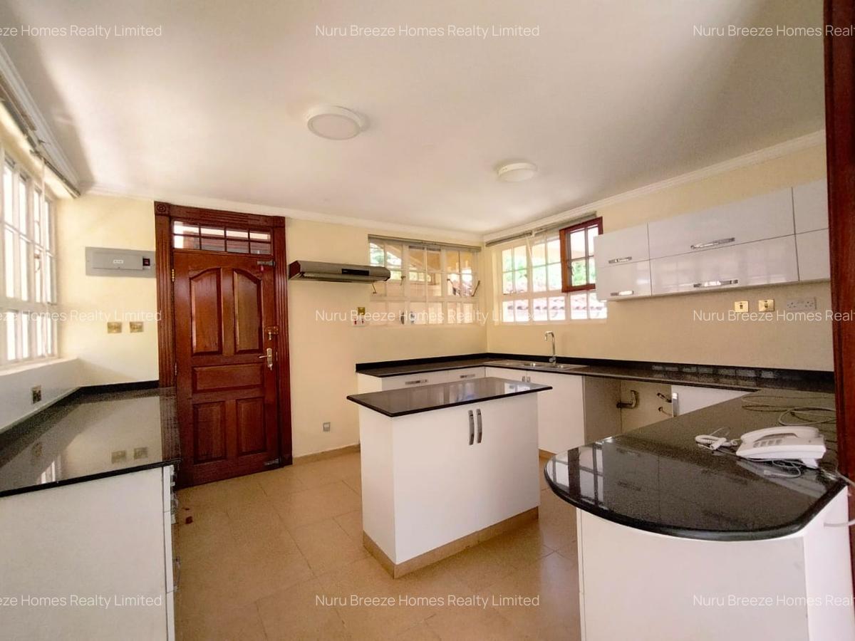 4 Bed Villa with En Suite in Kyuna - 3