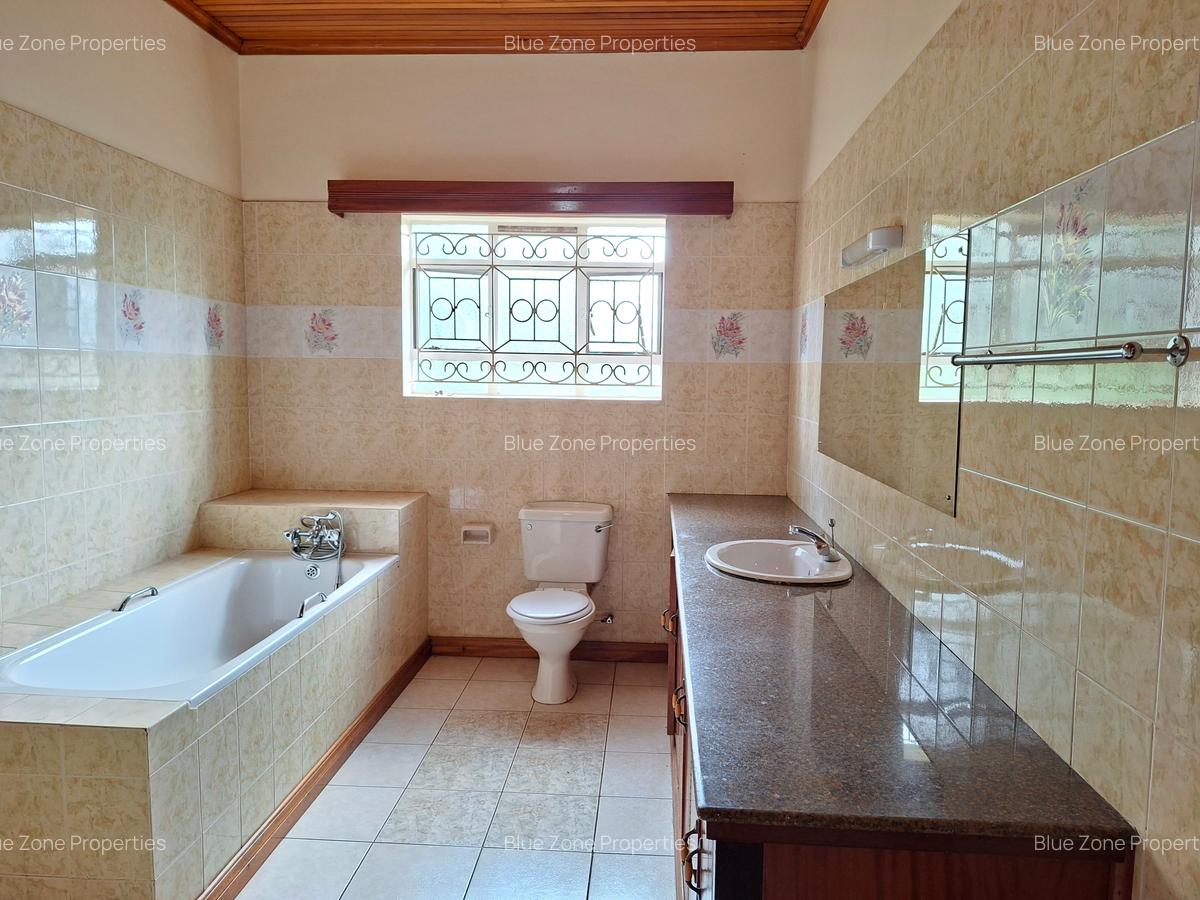 6 Bed House with En Suite at Off Redhill Dr - 17