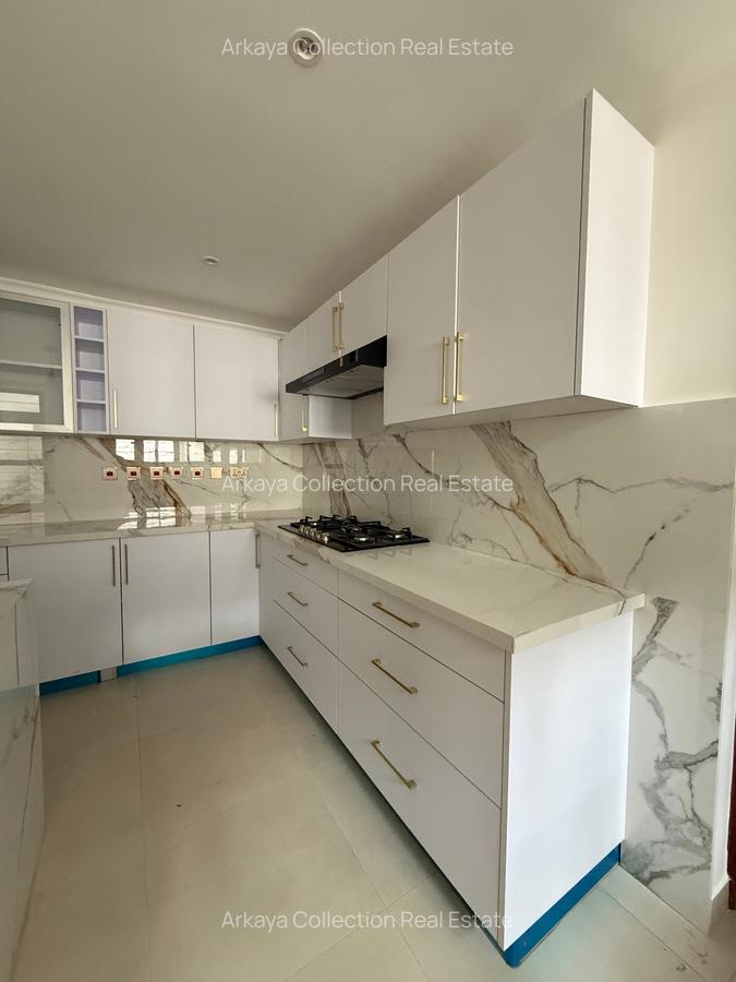 5 Bed House with En Suite in Runda - 5