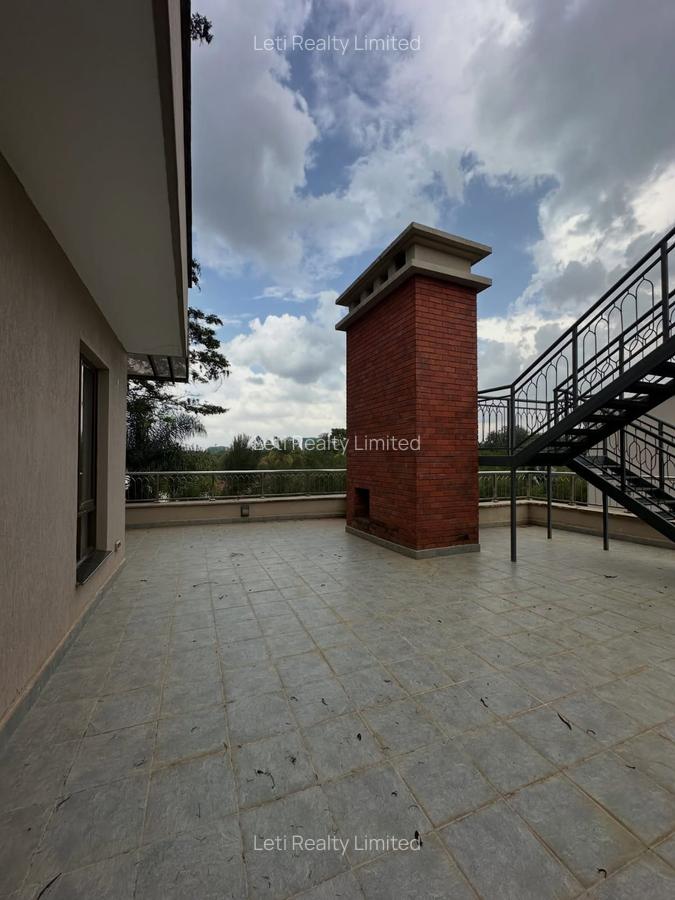 5 Bed Townhouse with En Suite in Lavington - 4