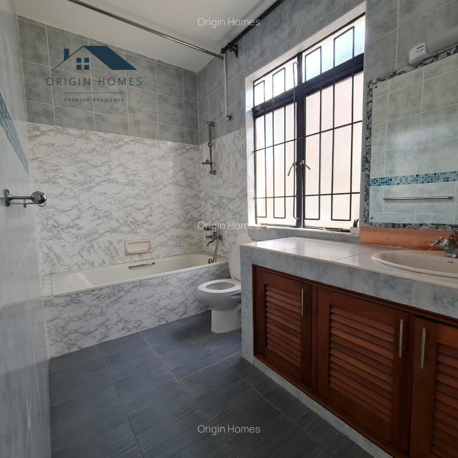 4 Bed Apartment with En Suite at Lavington - 18