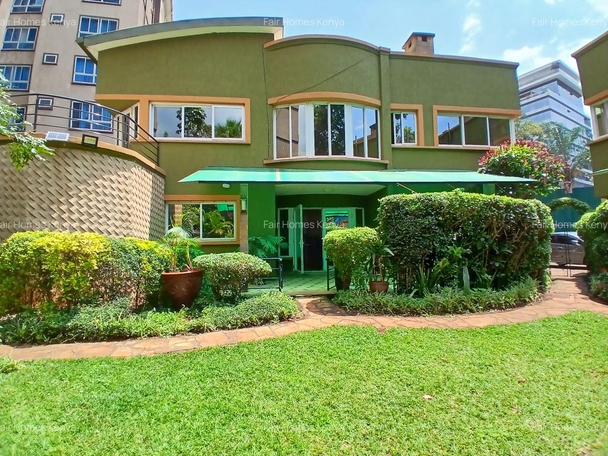 4 Bed Townhouse with En Suite at Riverside Drive - 5