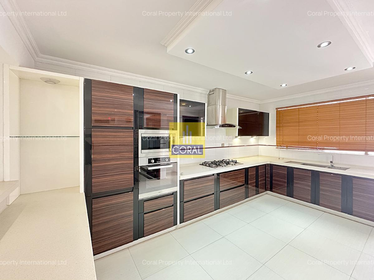 4 Bed Townhouse in Spring Valley - 3