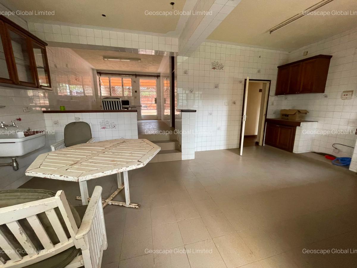 6 Bed House with En Suite in Riverside - 13