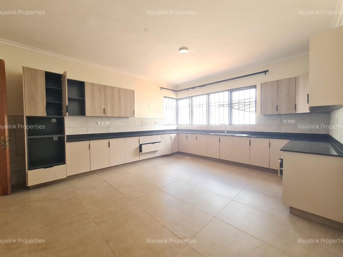 6 Bed House with En Suite at Loresho - 6