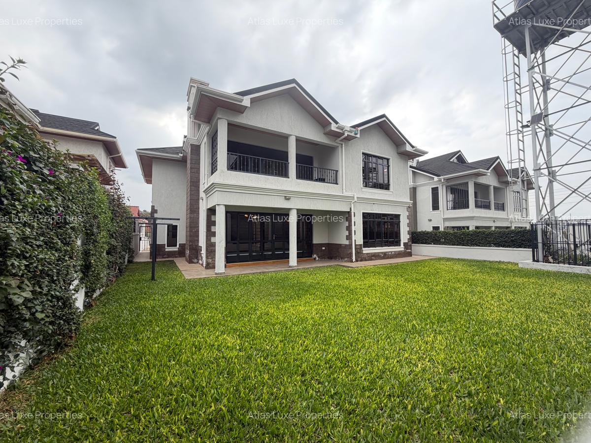 4 Bed Villa with En Suite at Paradise - 1