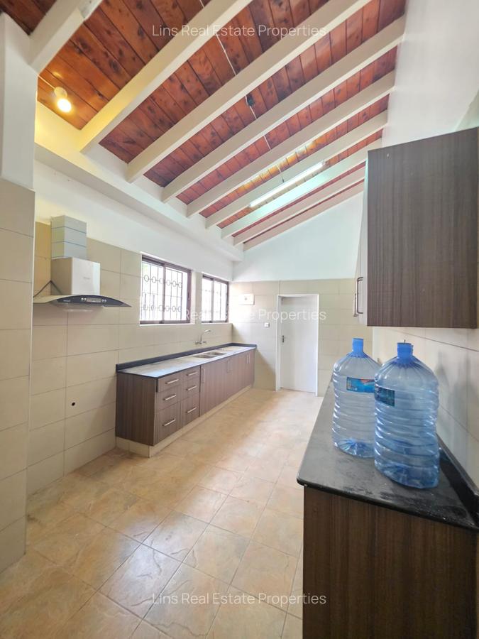 4 Bed House with En Suite in Thigiri - 10