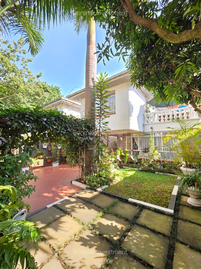 4 Bed Townhouse with En Suite at Valley Arcade - 5