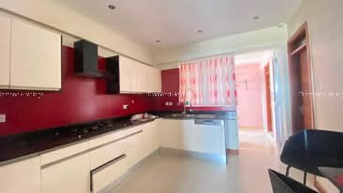 4 Bed Apartment with En Suite at Parklands - 3