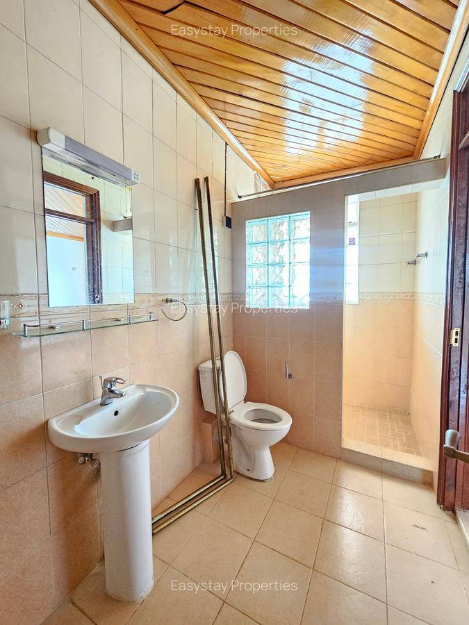 4 Bed Townhouse with En Suite in Lavington - 7