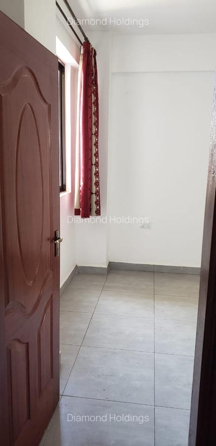 2 Bed Apartment with En Suite at Parklands - 9