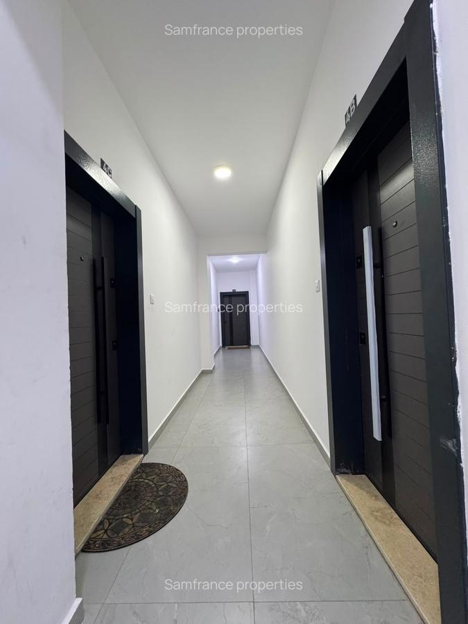 Serviced 1 Bed Apartment with En Suite at 1St Avanue - 12