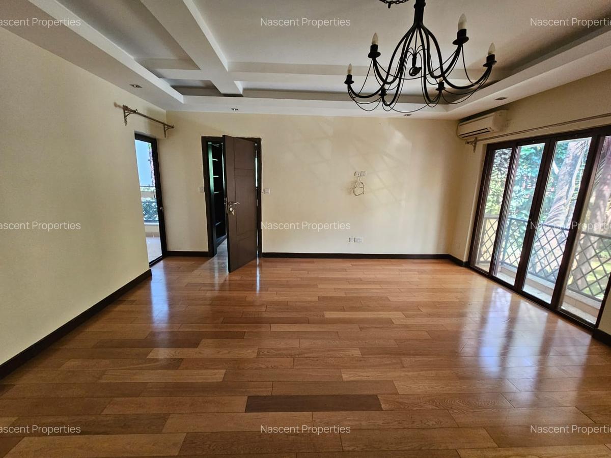 3 Bed Apartment with En Suite in Riverside - 4