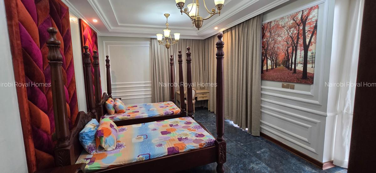 6 Bed Townhouse with En Suite at Lavington Green - 17