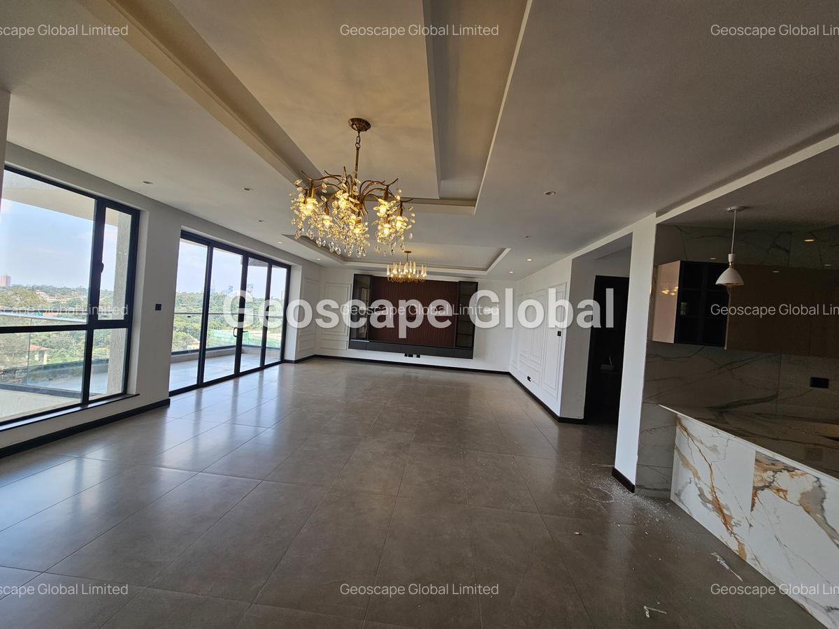 3 Bed Apartment with En Suite in Riverside - 3
