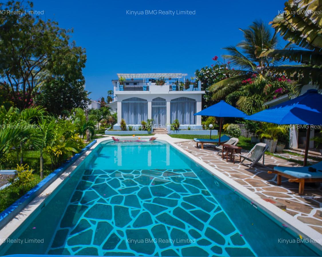 4 Bed Villa with En Suite in Malindi - 1