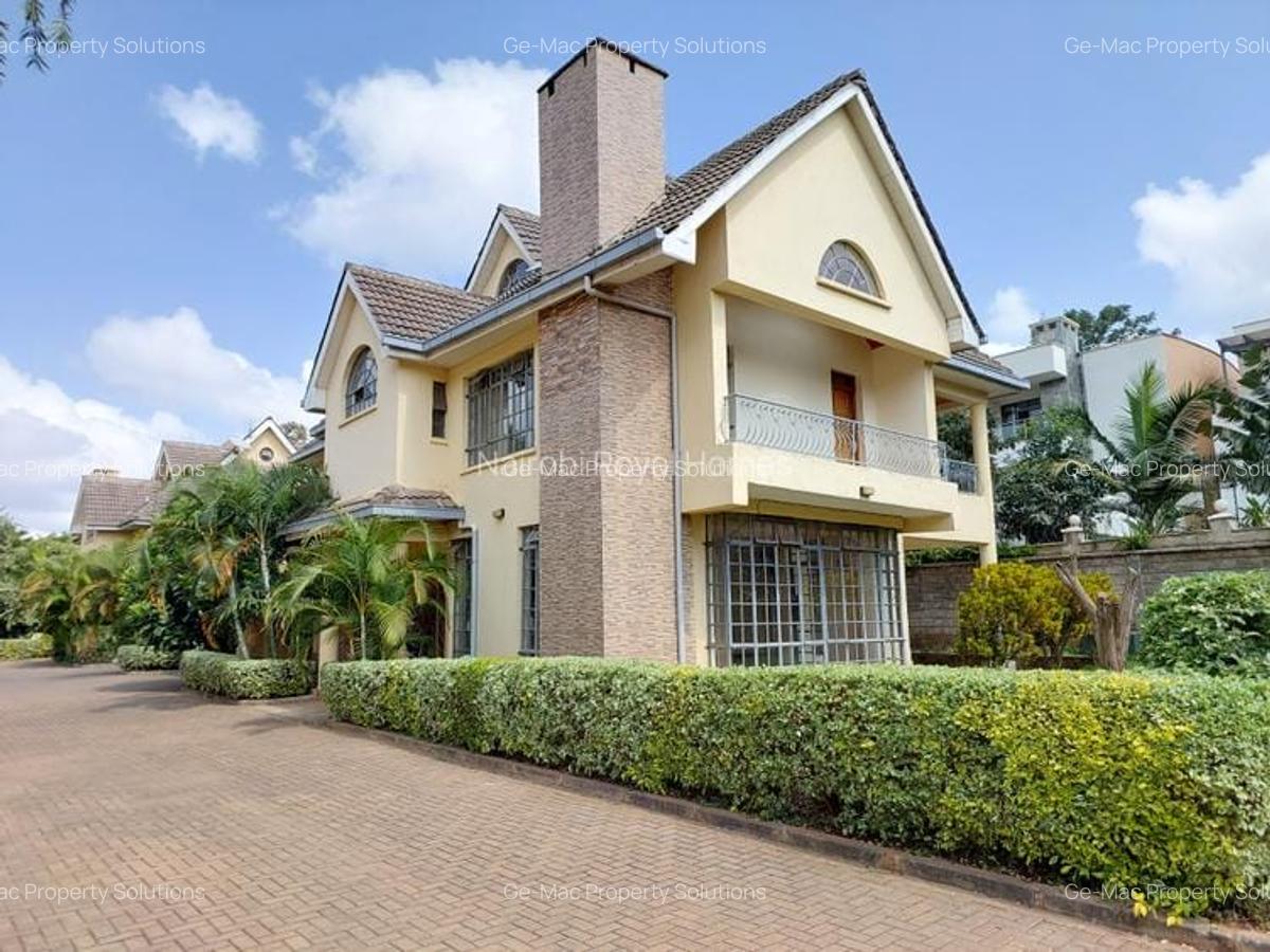 5 Bed Townhouse with En Suite in Lavington - 1