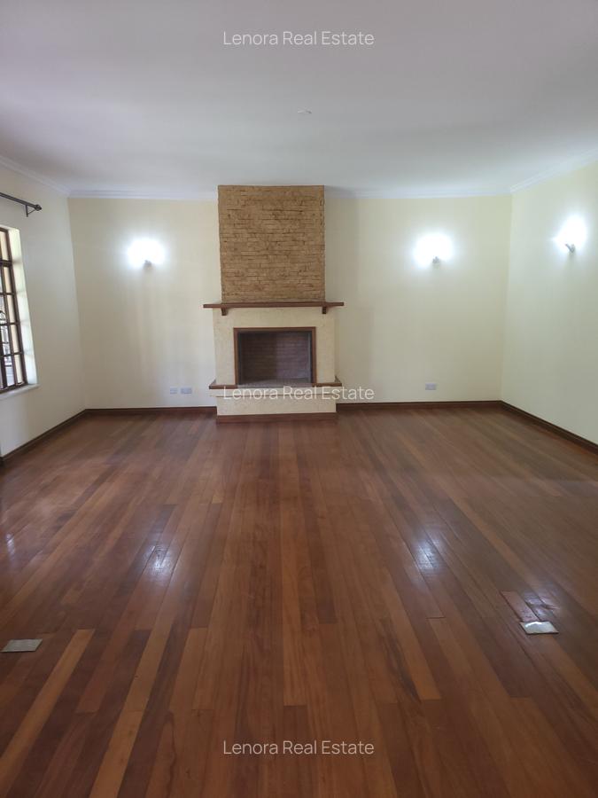 5 Bed Villa with En Suite in Karen Hardy - 6