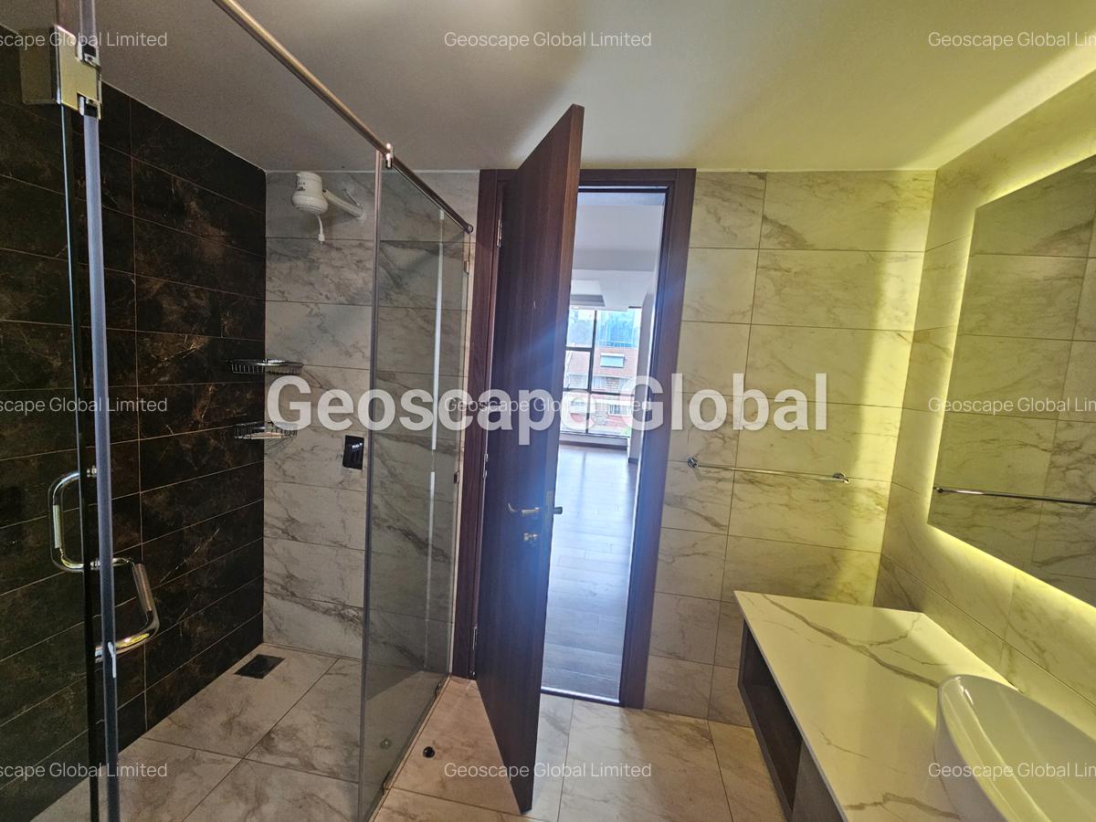 3 Bed Apartment with En Suite in Brookside - 5