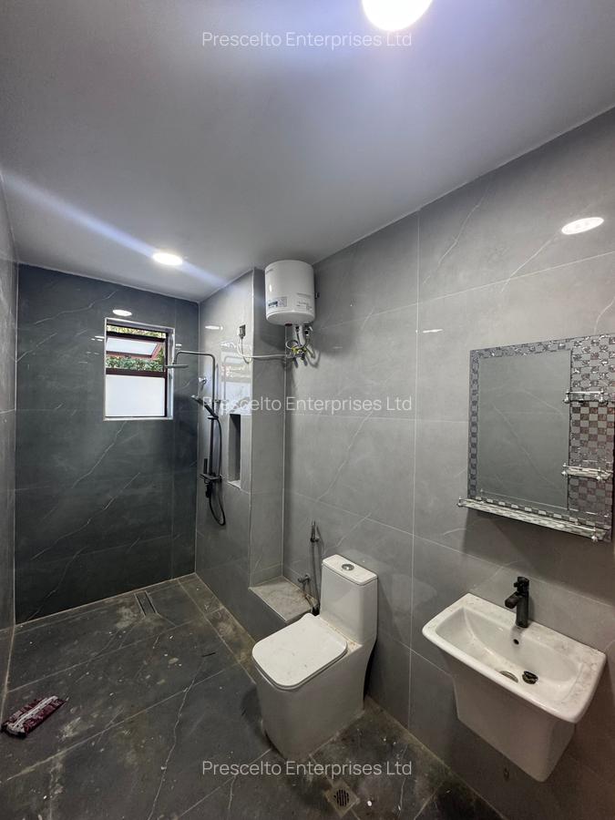3 Bed Apartment with En Suite at Off Links Road - 11