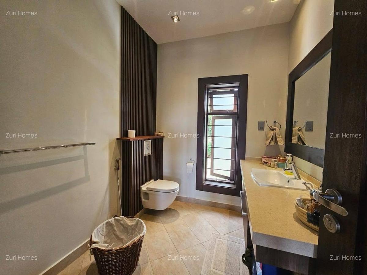 5 Bed Townhouse with En Suite in Lavington - 13