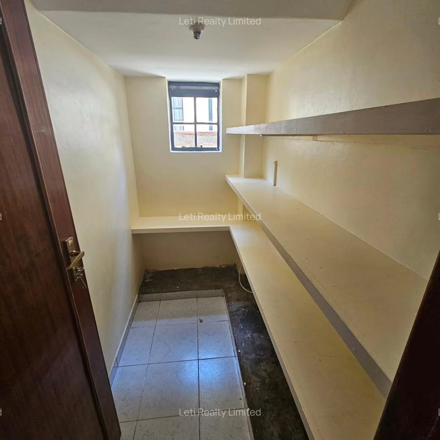 4 Bed Townhouse with En Suite in Lavington - 7