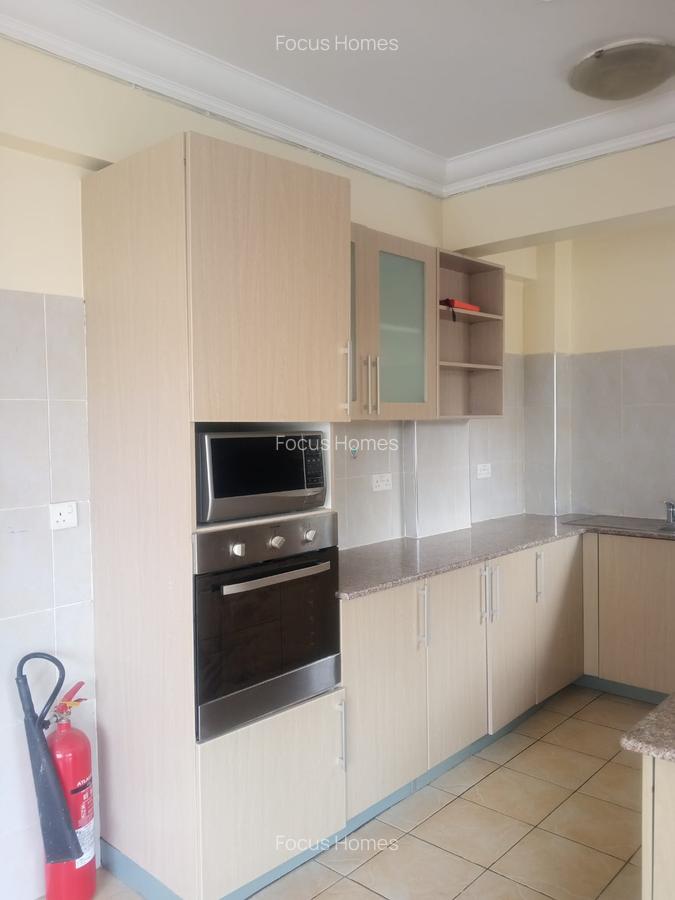 2 Bed Apartment with En Suite in Lavington - 6