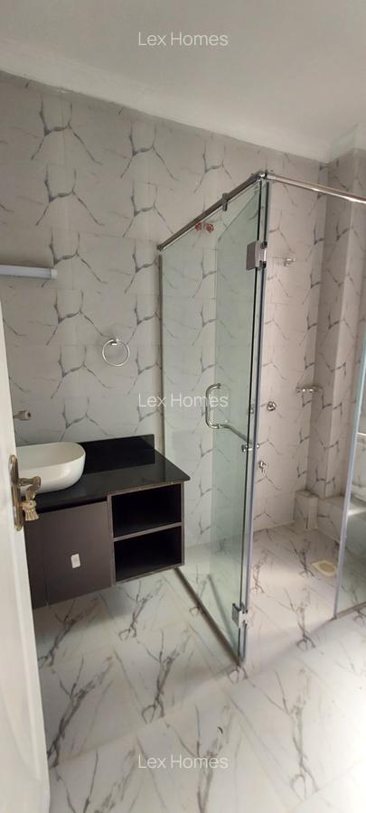 4 Bed House with En Suite at Rimpa Road - 10