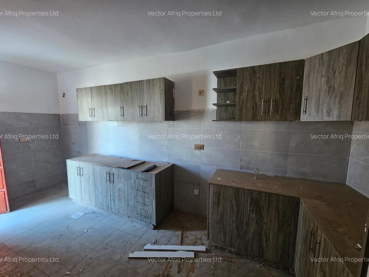 4 Bed Townhouse with Garden in Kitengela - 7