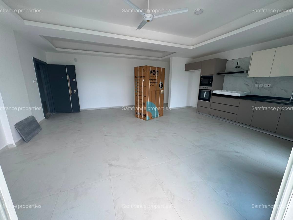 Serviced 2 Bed Apartment with En Suite at Links Road - 13