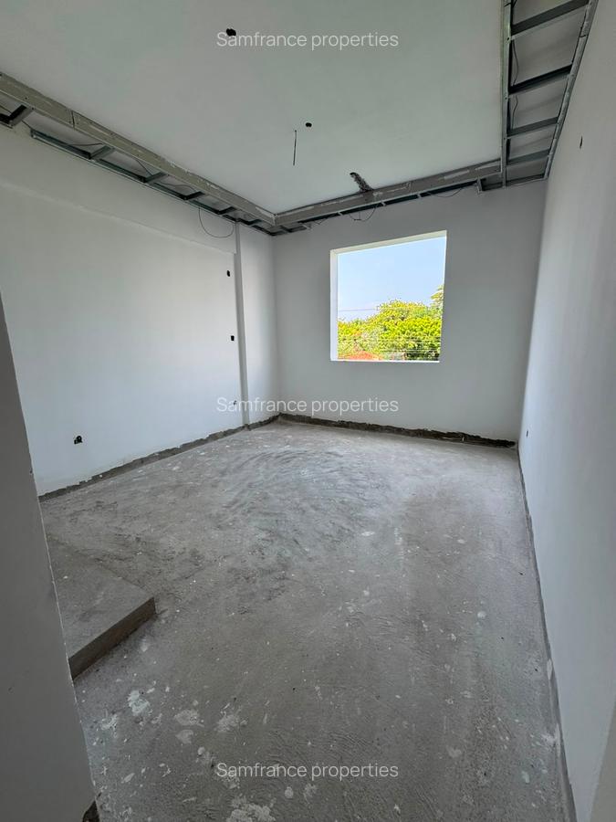 Serviced 3 Bed Apartment with Swimming Pool at Parklane - 12