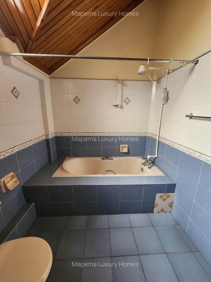 5 Bed House with En Suite at Hardy Area - 19
