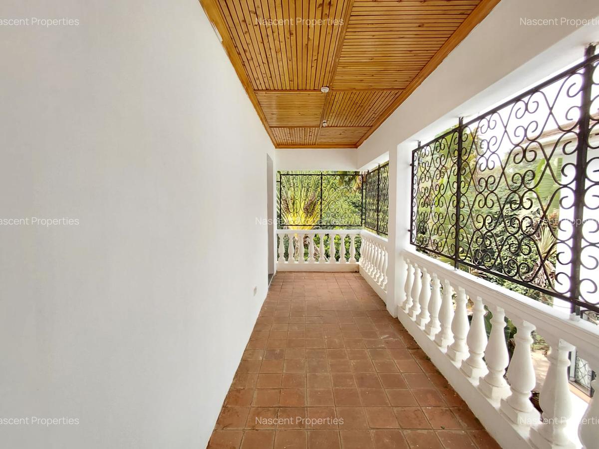 6 Bed House with En Suite in Nyari - 8