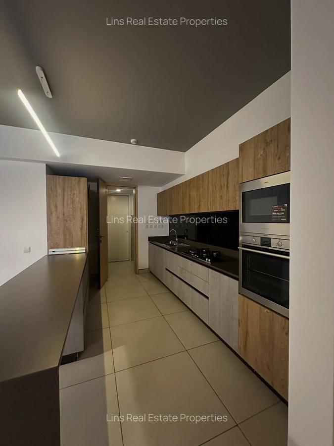 Serviced 2 Bed Apartment with En Suite in Kilimani - 4