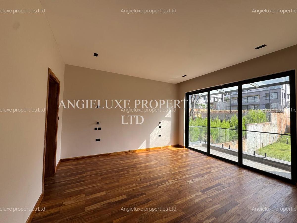 4 Bed Townhouse with En Suite at Loresho - 11
