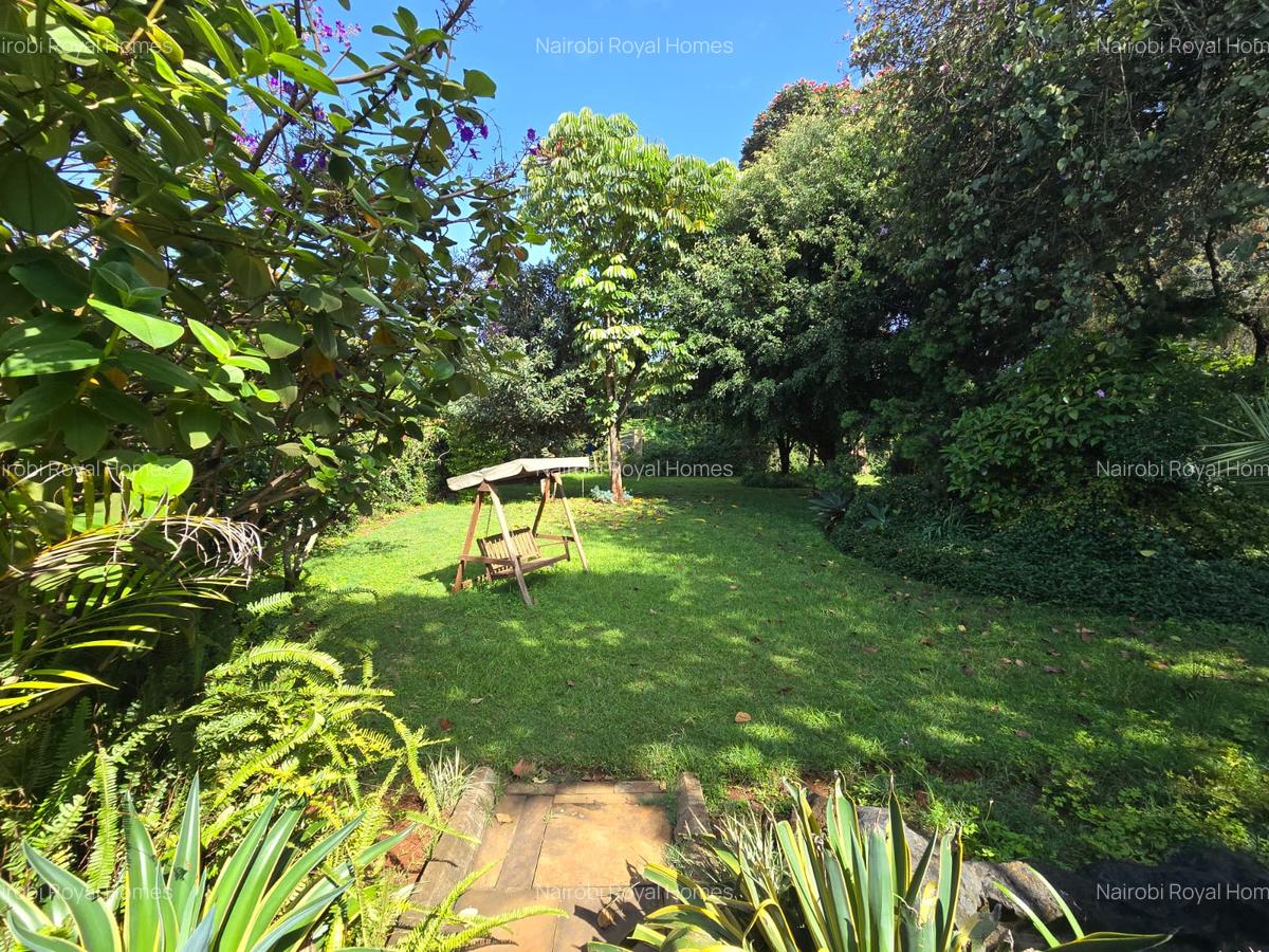 4 Bed House with En Suite at Loresho Road - 2