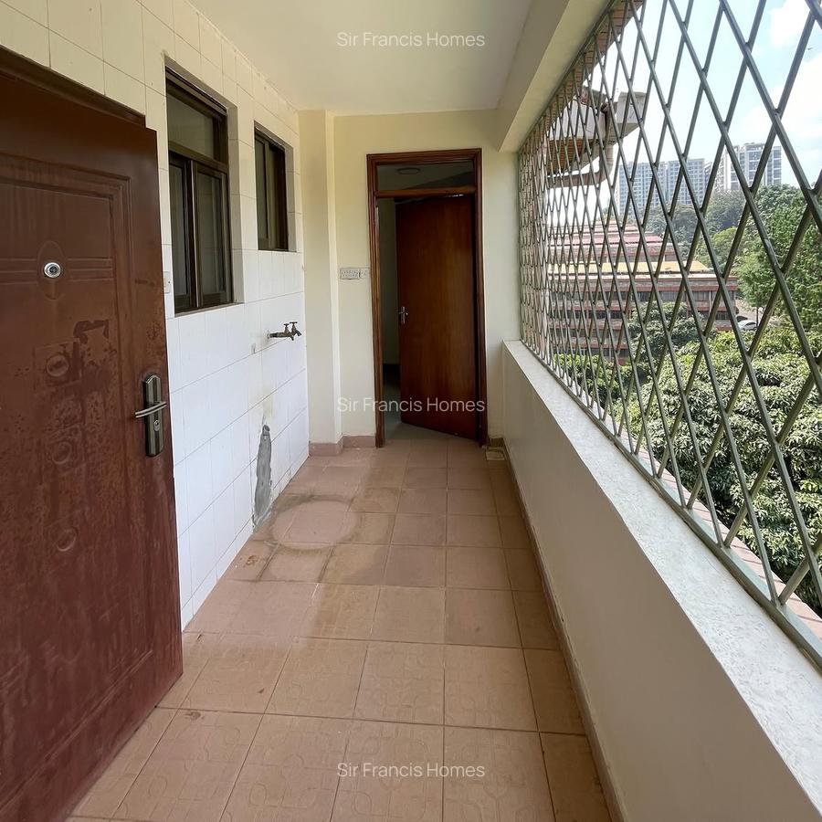 Serviced 4 Bed Apartment with En Suite in Riverside - 2