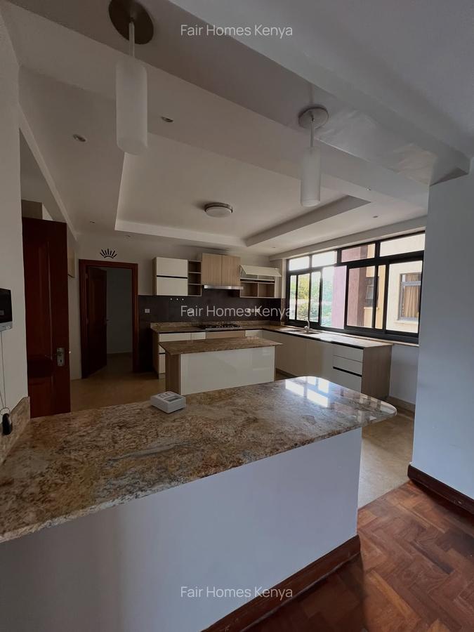 4 Bed Apartment with En Suite at Riverside Drive - 3