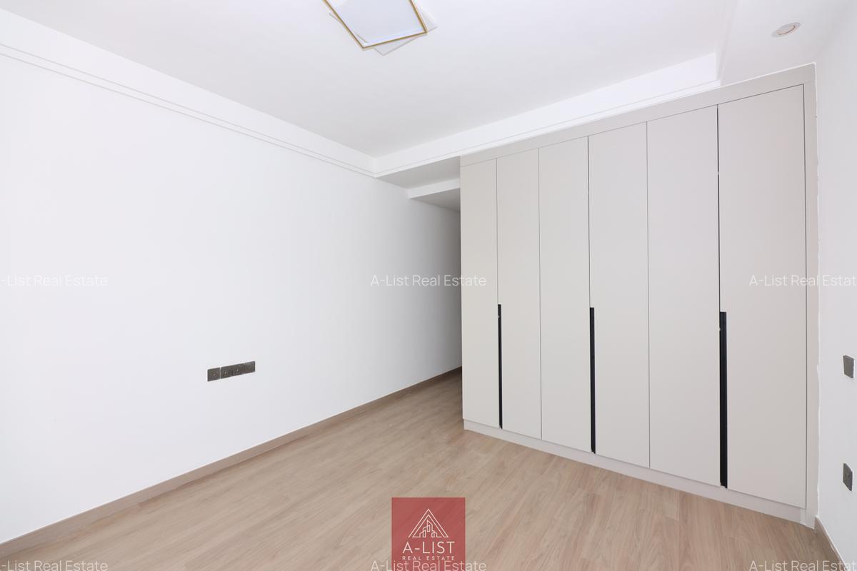 3 Bed Apartment with En Suite at Riverside Drive - 8