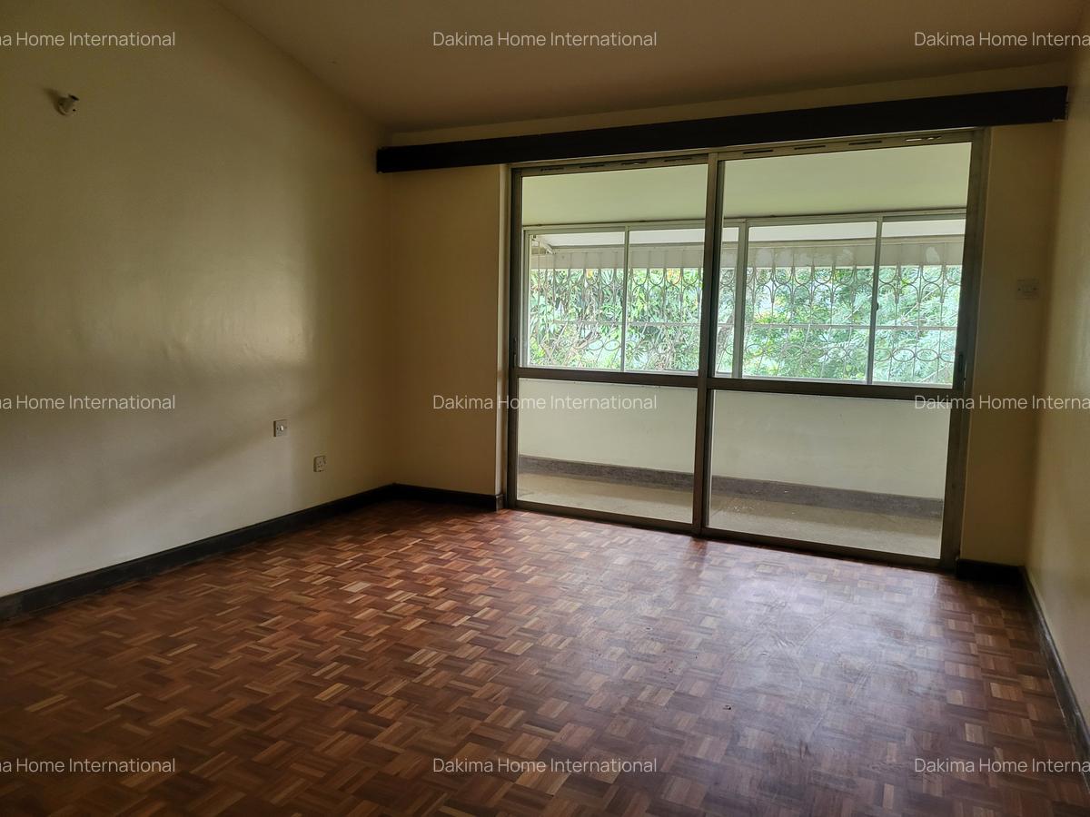 4 Bed Townhouse with En Suite in Spring Valley - 17