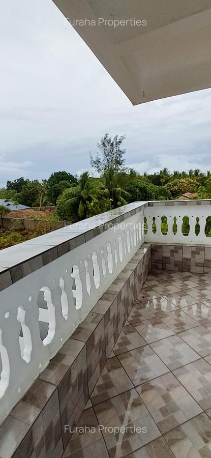 4 Bed Villa in Diani - 11