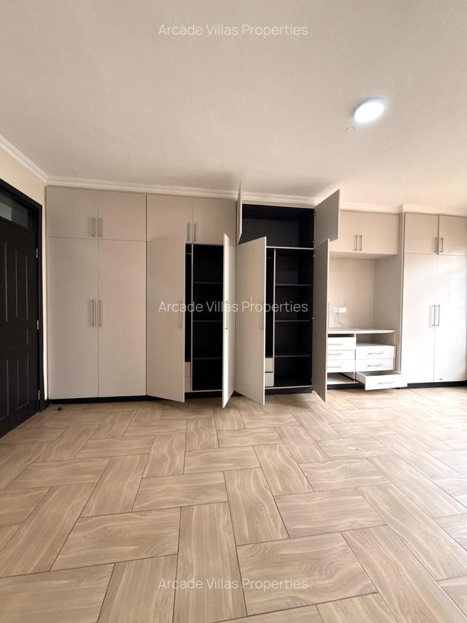 3 Bed Apartment with En Suite in Kileleshwa - 11