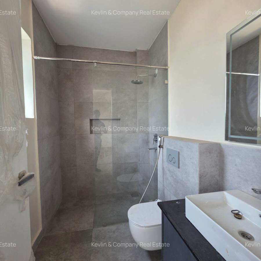 3 Bed Apartment with En Suite in General Mathenge - 14