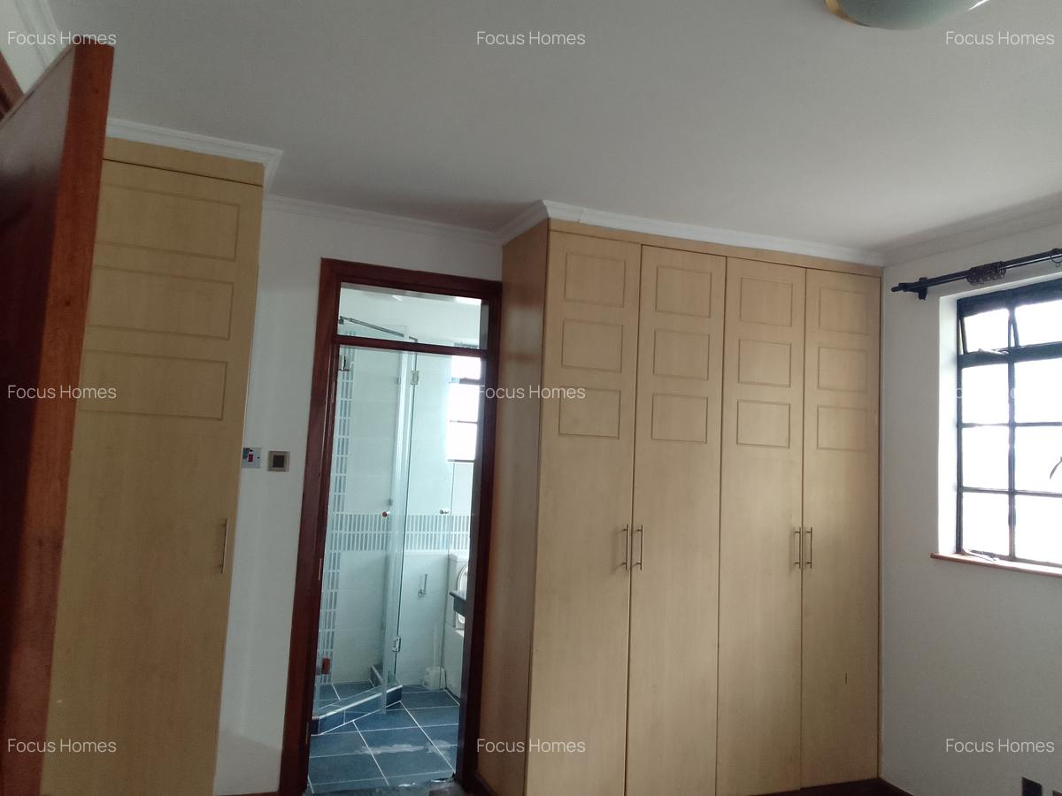 4 Bed Townhouse with En Suite in Lavington - 10